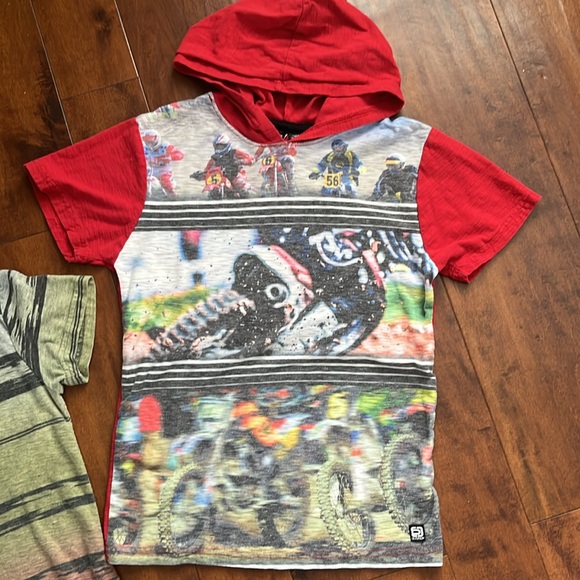 Boys tee shirt bundle one with dirt bike photo and one v-neck - Picture 2 of 7